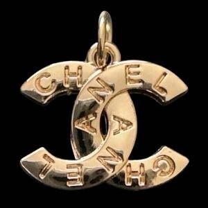 Chanel Beautiful Zipper Pull with Gold Or Silver Logo